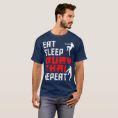 Essen Sleep Muay Thai Wiederholung Funny Muay Thai T-Shirt (Vorne ganz)
