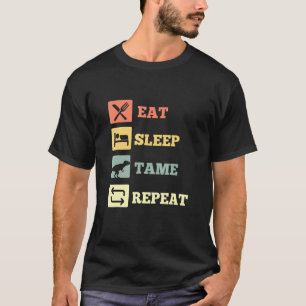 Essen Sleep Tame Wiederholung Dinosaurier T-Shirt