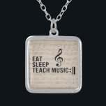 Essen Sleep Teach Music Wiederholen Music Teacher  Versilberte Kette<br><div class="desc">Hört sich dieser Zeitplan wie dein Alltag an? Wenn ja,  dann ist dieses Shirt perfekt für Sie! Ein tolles Design für jeden Musiklehrer. Zeigen Sie Ihre Liebe,  Musik auf musikalische Spaß zu unterrichten. Für weitere tolle Musikgeschenke Karo aus der Erholung unseres Shops!</div>