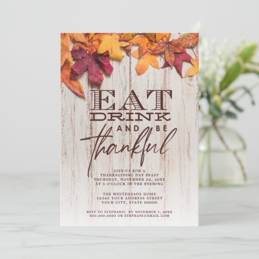 Essen Trinken Glücklicherweise Rustikales Holz Blä Einladung (Stehend Vorderseite)