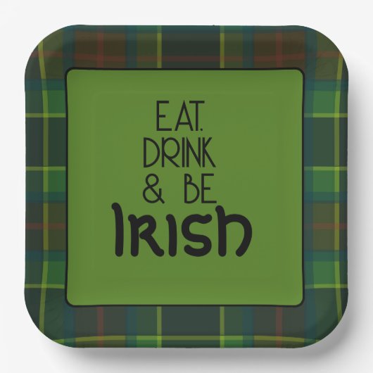 Essen, trinken und irisches Papierschild sein Pappteller (Vorderseite)
