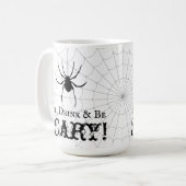 Essen, trinken und zu Halloween Beängstigend sein Kaffeetasse (Vorderseite Links)