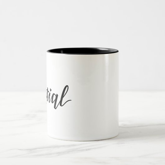 Essenzielle Schreibweise für Mitarbeiter an vorder Zweifarbige Tasse (Mittel)