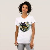 Essenzieller T - Shirt, Schwarze Katze mit Blume D T-Shirt (Vorne ganz)