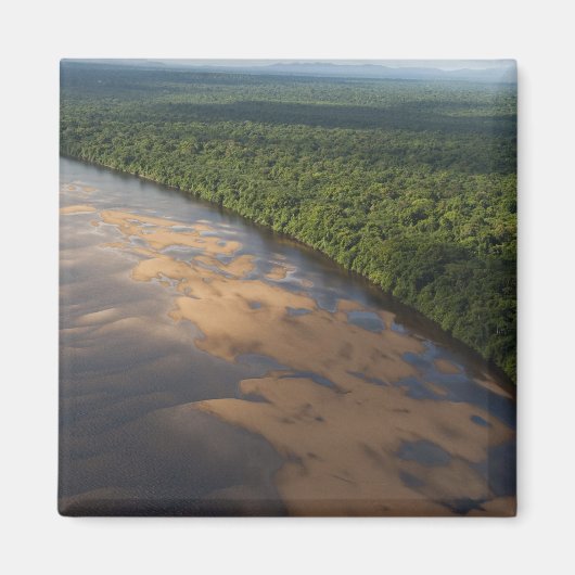 Essequibo-Fluss, längster Fluss in Guyana und 3 Magnet (Vorne)
