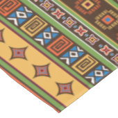 Esstisch aus afrikanischem Tribal Tischdecke (Schrägansicht)