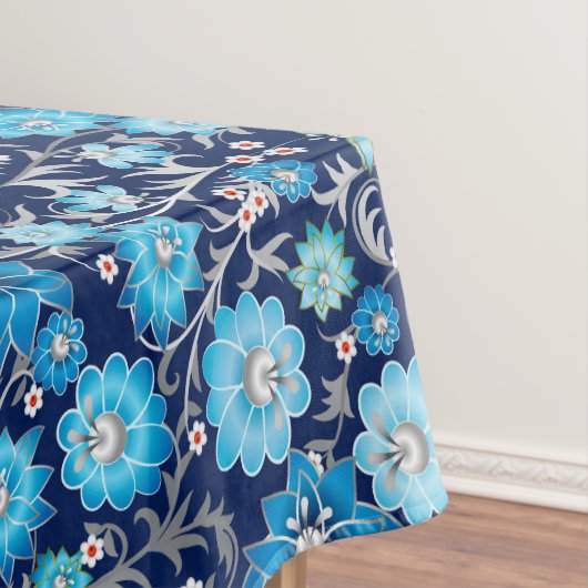 Esstisch aus blauem Silber mit Blumenmuster Tischdecke (Beispiel)