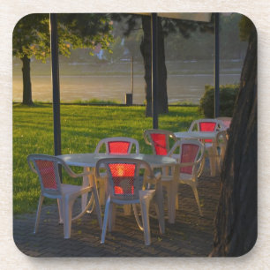 Esstisch und Stühle an der Donau, Getränkeuntersetzer
