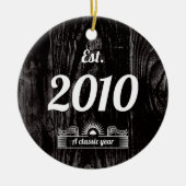 Est. im Jahr 2010 ein Personalisiertes klassisches Keramik Ornament (Vorne)