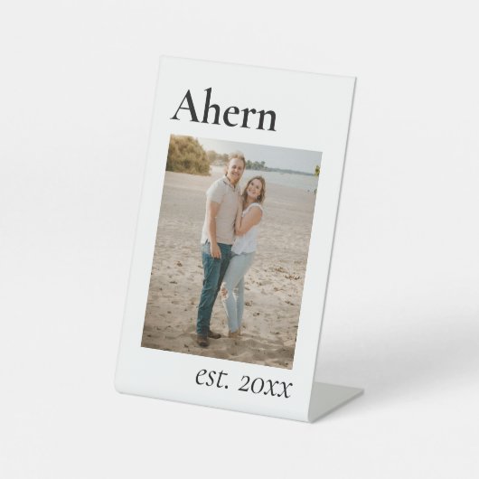 Est. Newlyweds Sockelschild (Vorderseite)