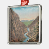 Estes Park, Co - Ansicht von großem Thompson Canon Ornament Aus Metall (Links)