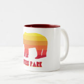 Estes Park Colorado Rainbow Bear Zweifarbige Tasse (VorderseiteRechts)