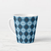 Estnisch Blue Black and White Mitten Muster Milchtasse (Linke Ecke)
