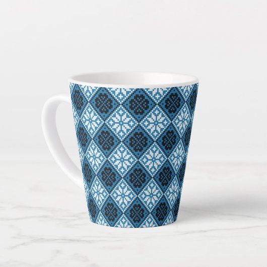 Estnisch Blue Black and White Mitten Muster Milchtasse (Linke Ecke)