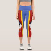 Eswatini-Flagge Capri Leggings (Vorderseite)