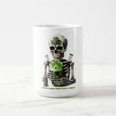 Eternal Stout Skeleton Graphic Tee | Mischievous Kaffeetasse (Mittel)