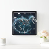 Ethereal Dinosaurier Skelett in Motion at Night Quadratische Wanduhr (Zuhause)