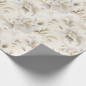 Ethereal Elegance: Weiße und Elfenbeinblumen Geschenkpapier (Ecke)