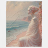 Ethereal Frau am Dreamy Beach Fleecedecke (Vorderseite)