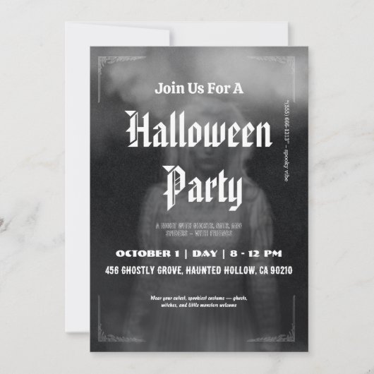 Ethereal Ghostly Figure Halloween Invitation Card. Einladung (Vorderseite)