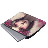 Ethereal Girl mit rosa Freckles Laptopschutzhülle (Vorne Knopf)