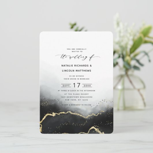 Ethereal Mist Ombre Black Gold Foil Script Hochzei Einladung (Stehend Vorderseite)
