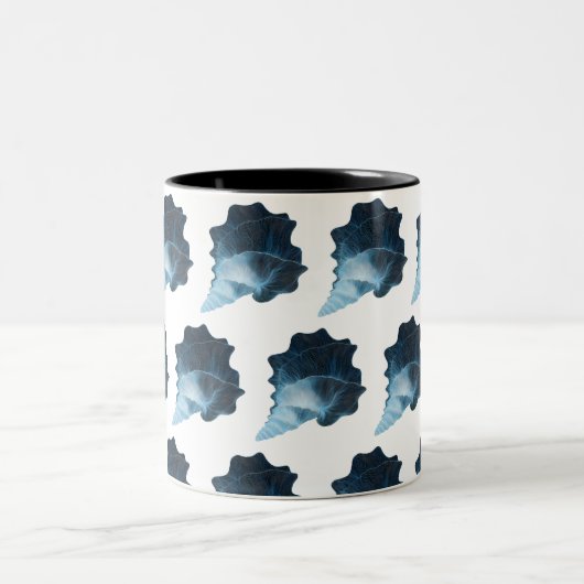 Ethereal Seashell Vector Design Zweifarbige Tasse (Mittel)