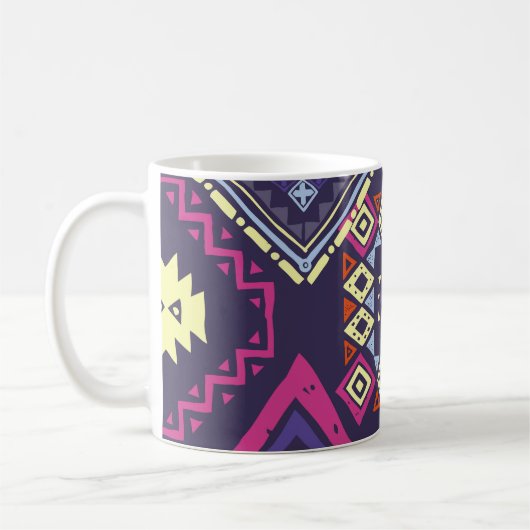 Ethischer, primitiver geometrischer Hintergrund de Kaffeetasse (Links)