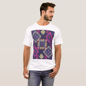 Ethischer, primitiver geometrischer Hintergrund de T-Shirt (Vorne ganz)