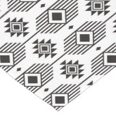 Ethisches geometrisches Schwarzweißmuster Großer Tischläufer (Ecke)