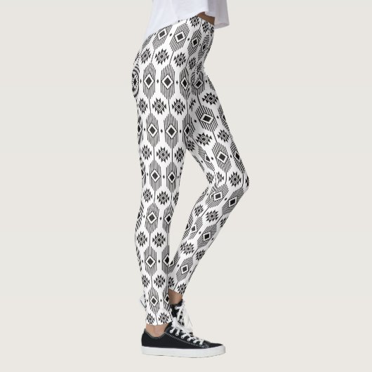 Ethisches geometrisches Schwarzweißmuster Leggings (Rechts)