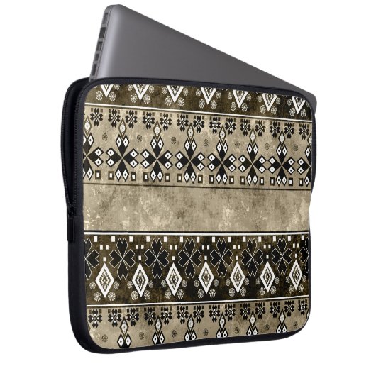 Ethnic Boho Grunge: farbenfrohe Muster Laptopschutzhülle (Vorne Rechts)