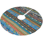 Ethnic Feathers: Stickerei Boho Chic Polyester Weihnachtsbaumdecke (Schrägansicht)