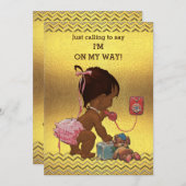 Ethnic Girl on Phone Baby Shower Gold Chevrons Einladung (Vorne/Hinten)