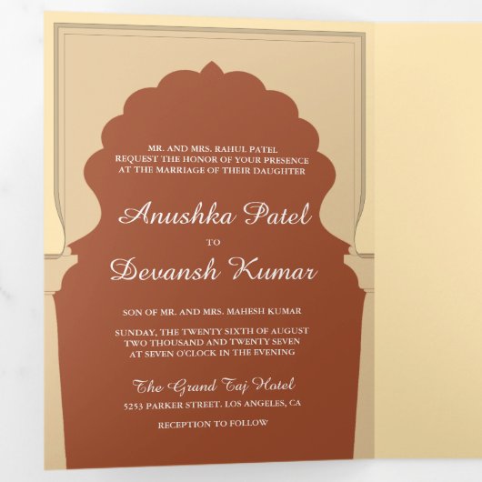 Ethnic Indian Ivory Arch Orange Terracotta Wedding Dreifach Gefaltete Einladung (Innen Erste Seite)