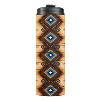 Ethnisch geometrisch: abstraktes Musterdesign. Thermosbecher