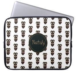 ethnische afrikanische Stammes- Maske. Monogramm. Laptopschutzhülle