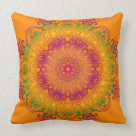 Ethnische BlumenMandala auf orange Hintergrund Kissen