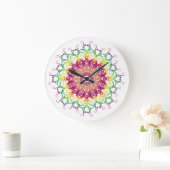 Ethnische Blumenmandala. Große Wanduhr (Zuhause)