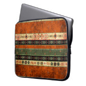 Ethnische Boho Grunge, farbenfrohe Muster. Laptopschutzhülle (Vorderseite Links)
