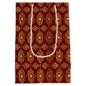 Ethnische rote und goldene Ikat-Geometrie Mittlere Geschenktüte (Rückseite)