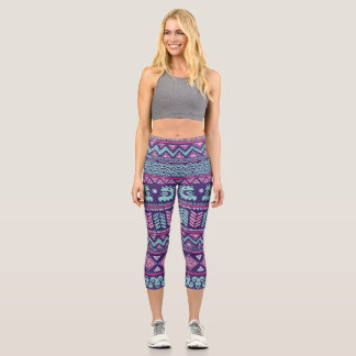 Ethnische Stammeskultur: farbenfrohes, nahtloses M Capri Leggings