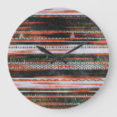 Ethnische Stammesstreifen: Teppichdesign. Große Wanduhr (Vorderseite)