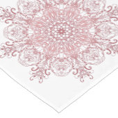 Ethnischer Blumenmandala. Kurzer Tischläufer (Ecke)