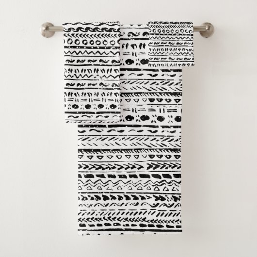 Ethnischer Schmuckmuster aus schwarzem und weißem  Badhandtuch Set (Insitu)