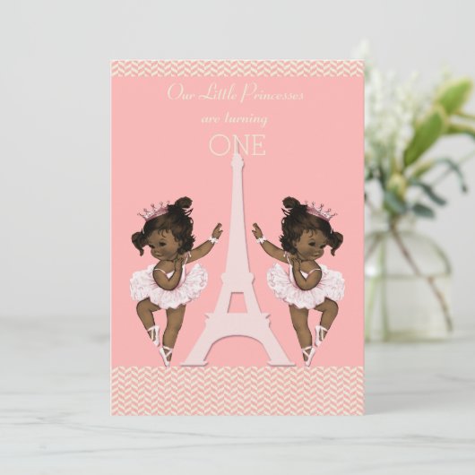 Ethnischer Zwillings-Ballerina-Eiffelturm-1. Einladung (Stehend Vorderseite)