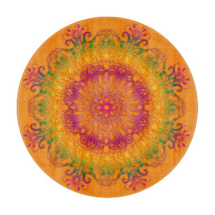 Ethnisches Blumenmandala. Schneidebrett