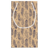 Ethnisches Feder-Kontur-Muster Kleine Geschenktüte (Rückseite)