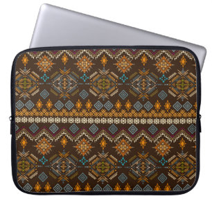 Ethno-nahtloses Muster. Ethnischer Boho-Ornament. Laptopschutzhülle