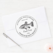 Etikett für die Verpackung von frischem Karpfen Runder Aufkleber (Umschlag)